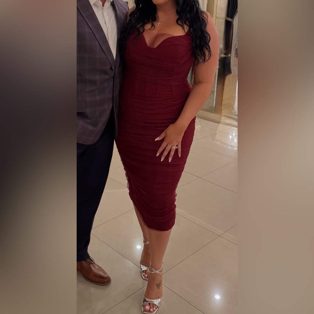 JLUXLABEL Ruched Bodycon Midi Dress in Burgundy